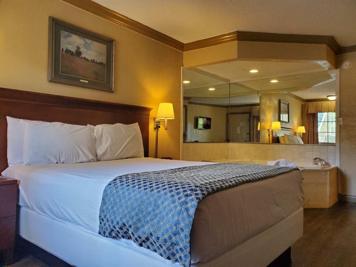Colonial House Motel Pigeon Forge Bagian luar foto