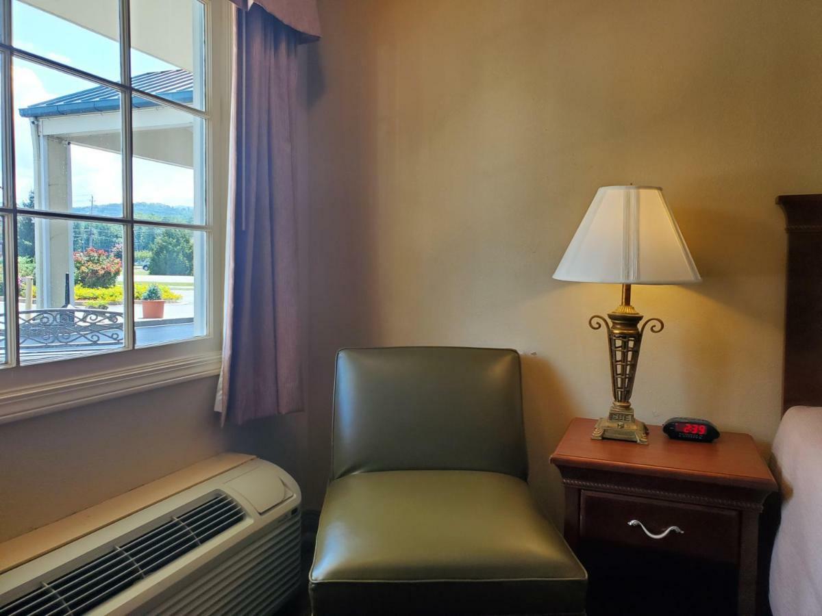 Colonial House Motel Pigeon Forge Bagian luar foto