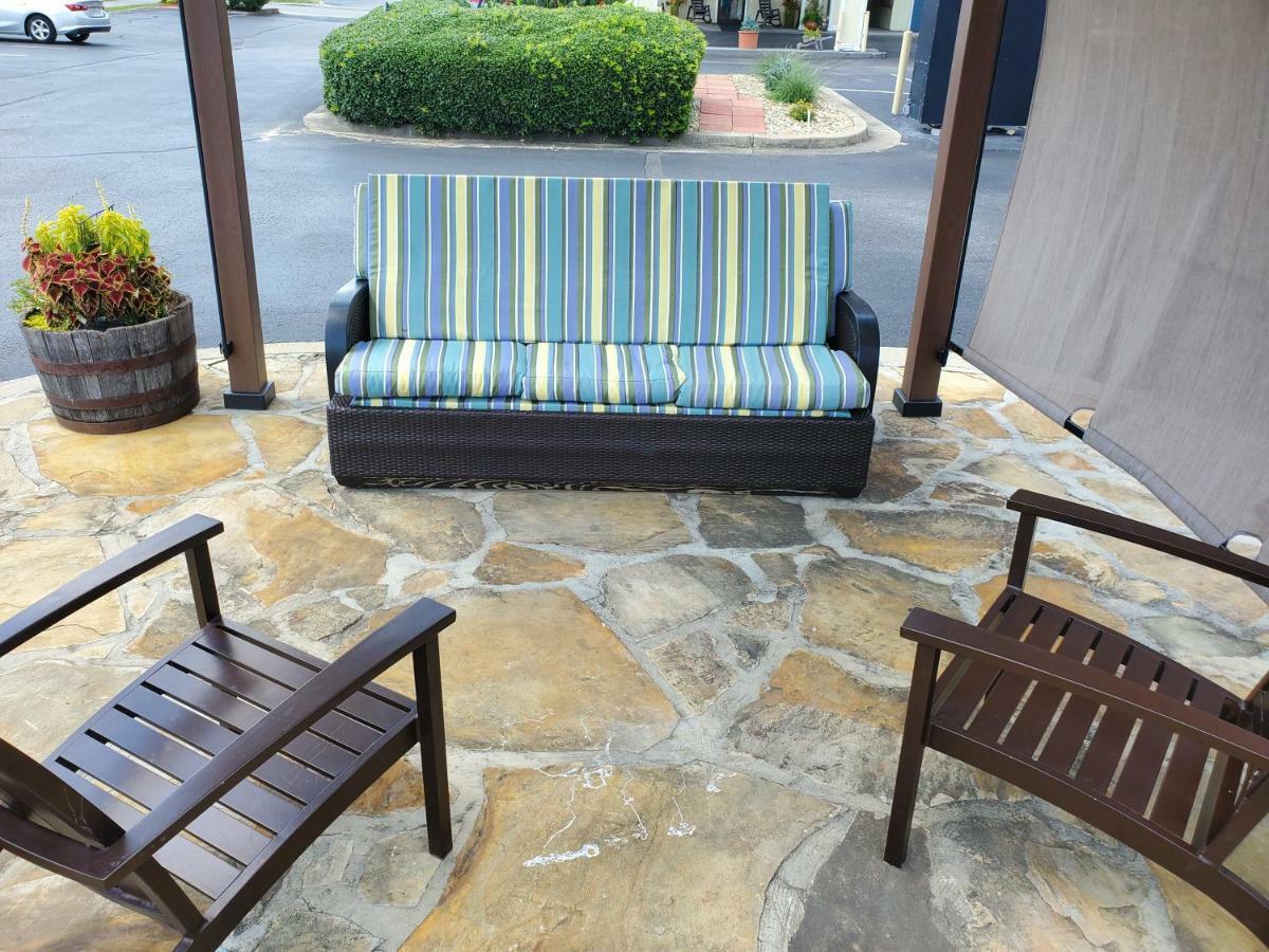 Colonial House Motel Pigeon Forge Bagian luar foto