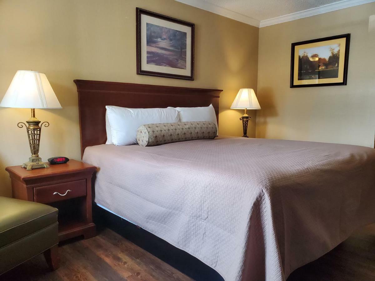 Colonial House Motel Pigeon Forge Bagian luar foto