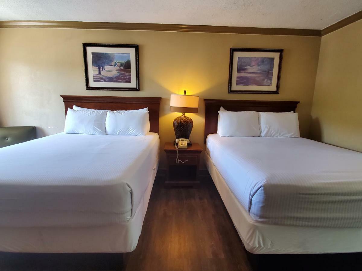 Colonial House Motel Pigeon Forge Bagian luar foto