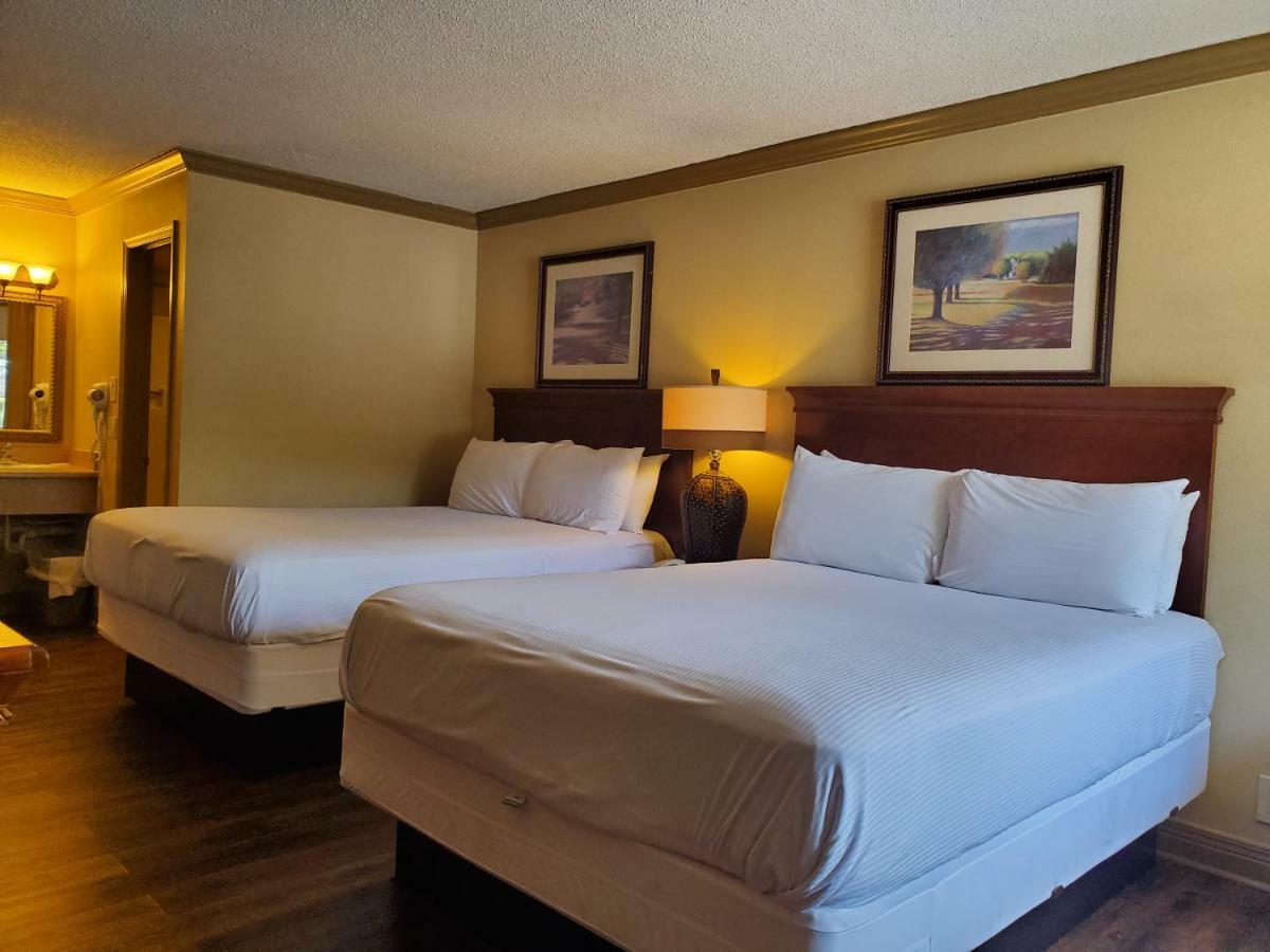 Colonial House Motel Pigeon Forge Bagian luar foto