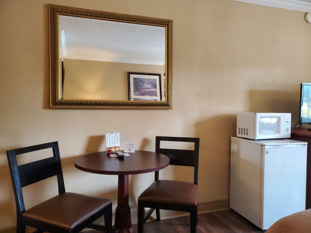 Colonial House Motel Pigeon Forge Bagian luar foto