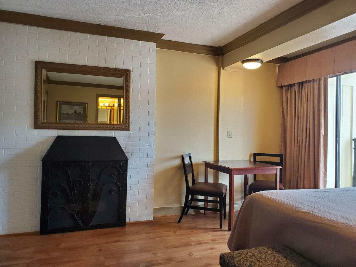 Colonial House Motel Pigeon Forge Bagian luar foto