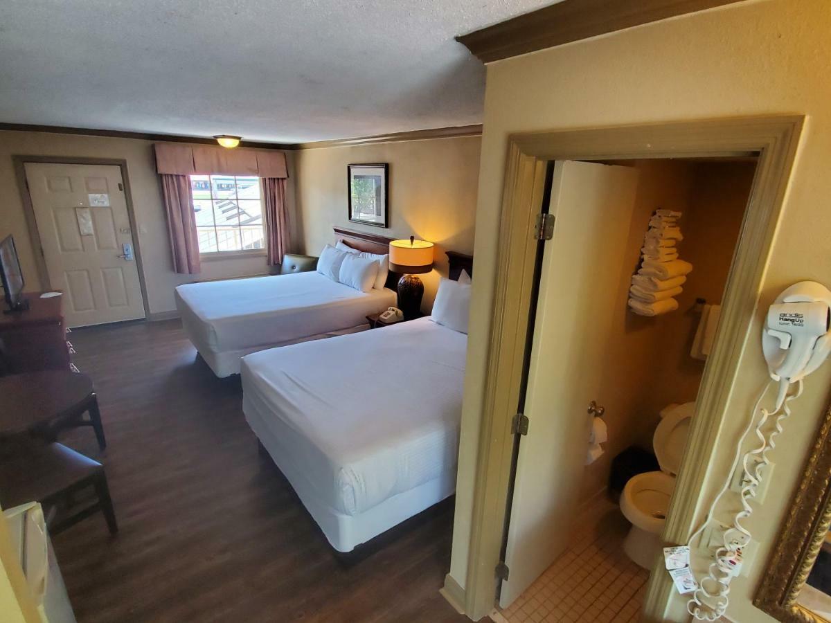 Colonial House Motel Pigeon Forge Bagian luar foto