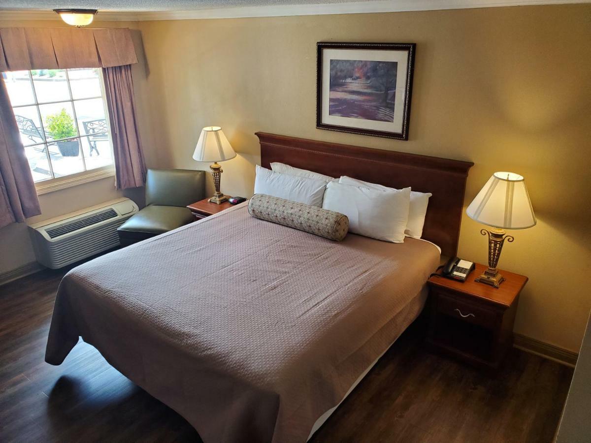 Colonial House Motel Pigeon Forge Bagian luar foto